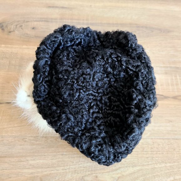 Vintage real fur pillbox black Persian lam hat with mink detail on the side. - Picture 7 of 7